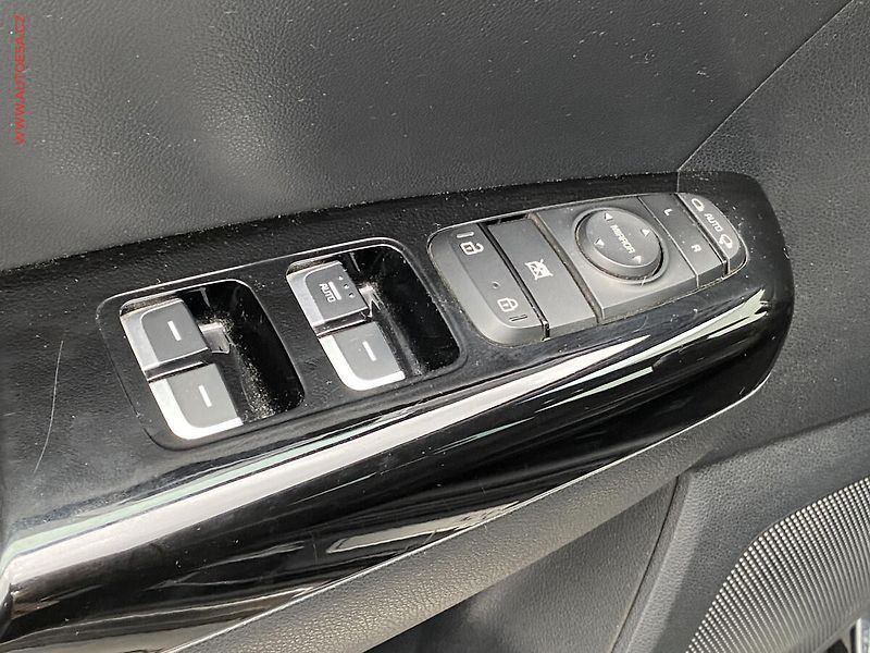Kia Sportage (2016) 2.0 CRDi, GT Line, panor - fotka 12 z 20