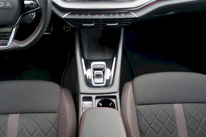 Škoda Octavia (2025) RS 2,0 TSI 195 kW DSG - fotka 30 z 30