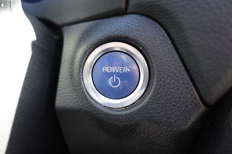 Toyota RAV4 2,5 PHEV Plug-in Selection VIP - fotka 32 z 38