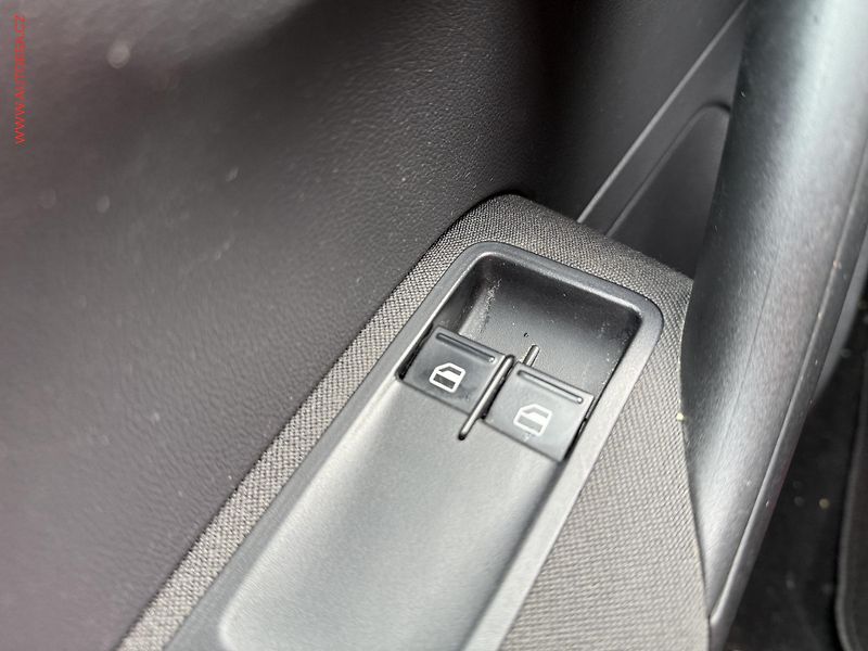 Volkswagen Polo (2011) 1.2i, AC - fotka 11 z 14