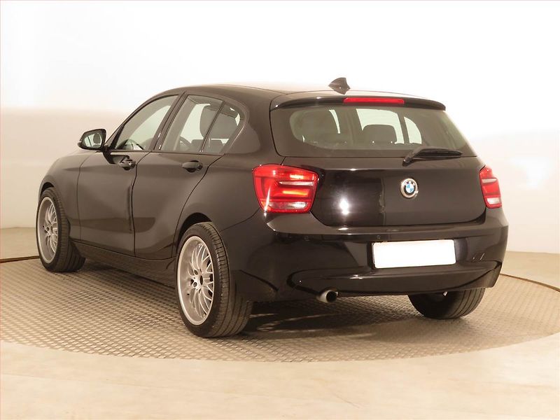 BMW Řada 1 (2012) 116d, Serv.kniha, Navi - fotka 4 z 16
