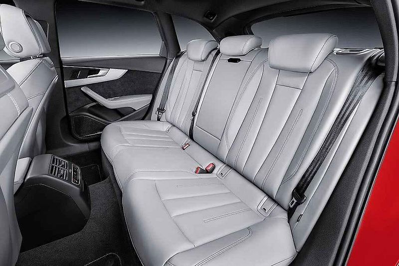 Audi A4.