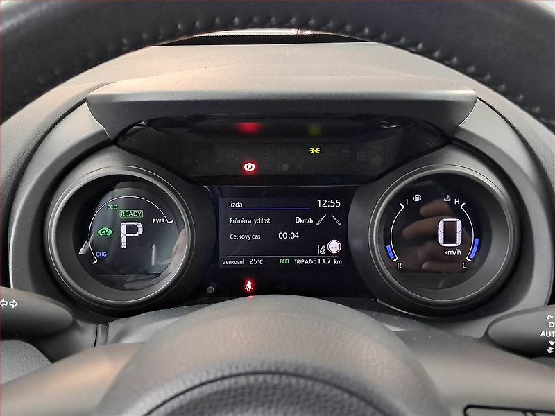 Toyota Yaris (2021) 1.5 VVT-i Hybrid, Automat - fotka 11 z 21