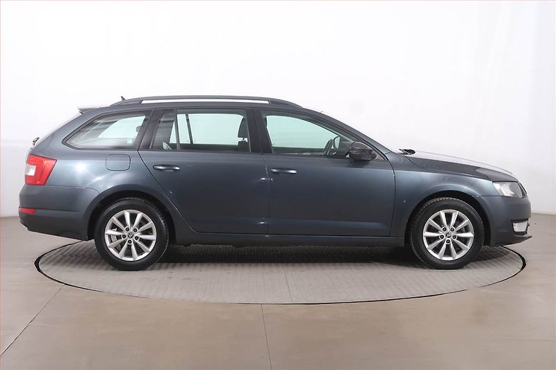 Škoda Octavia (2015) 2.0 TDI, Serv.kniha, Navi - fotka 6 z 21