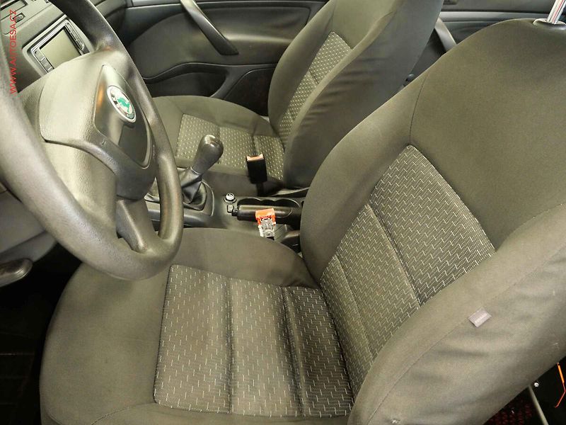 Škoda Octavia (2010) 1.2TSI, ČR, AC, STK8/28 - fotka 10 z 18