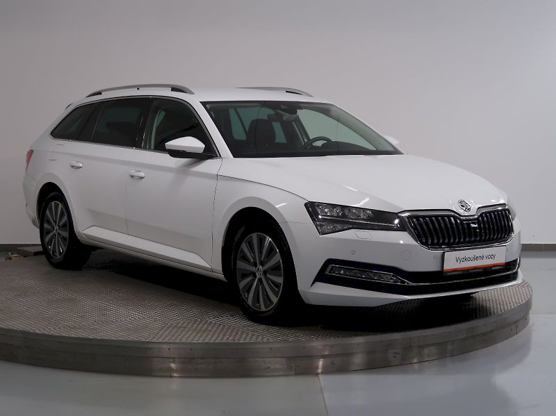 Škoda Superb (2023) STYLE 2.0TSI 140KW DSG - fotka 6 z 41