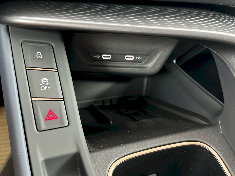 Cupra Terramar (2026) VZ 2.0 TSI 195kW 4x4 DSG - fotka 24 z 34