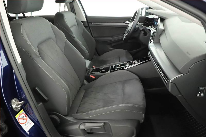 Volkswagen Golf (2023) Style 1.5 TSI - fotka 7 z 18