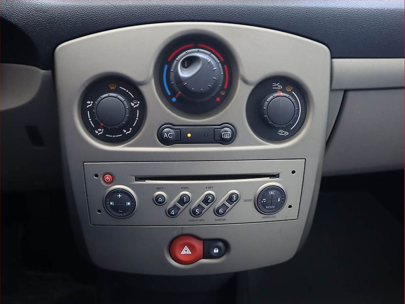 Renault Clio (2009) 1.2 TCe, Serv.kniha - fotka 12 z 14