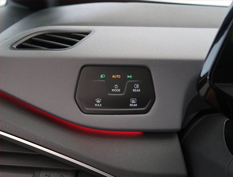 Volkswagen ID.3 (2020) Life Pro Perf. (62 kWh) - fotka 25 z 28
