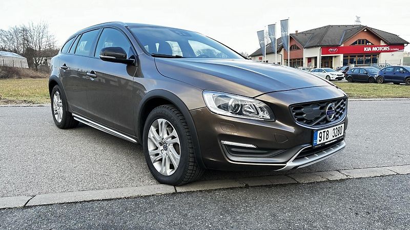 Volvo V60 (2016) D4 CROSSCOUNTRY 140KW AUTOMAT - fotka 4 z 26