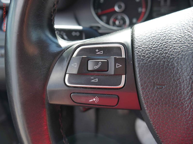 Volkswagen Passat (2011) 1.4TSi, Bixenon - fotka 13 z 16