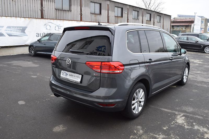 Volkswagen Touran (2017) 1.4TSI 110kw HIGHLINE 7M TAŽNÉ - fotka 7 z 50