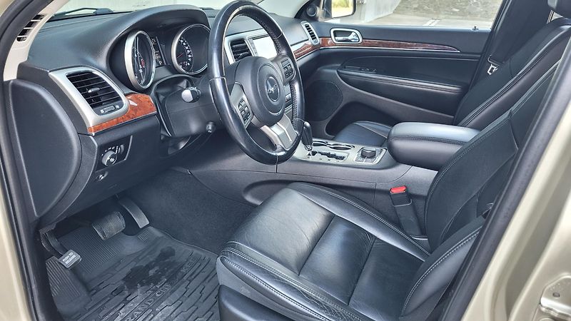 Jeep Grand Cherokee 3,0 CRDI 4x4 - fotka 18 z 21
