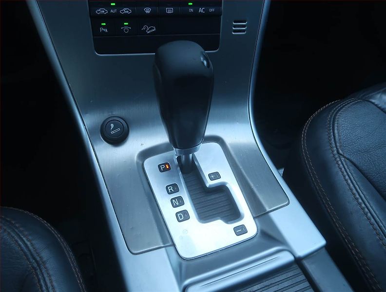 Volvo XC60 (2009) Kinetic D5, 4X4, Automat - fotka 13 z 15