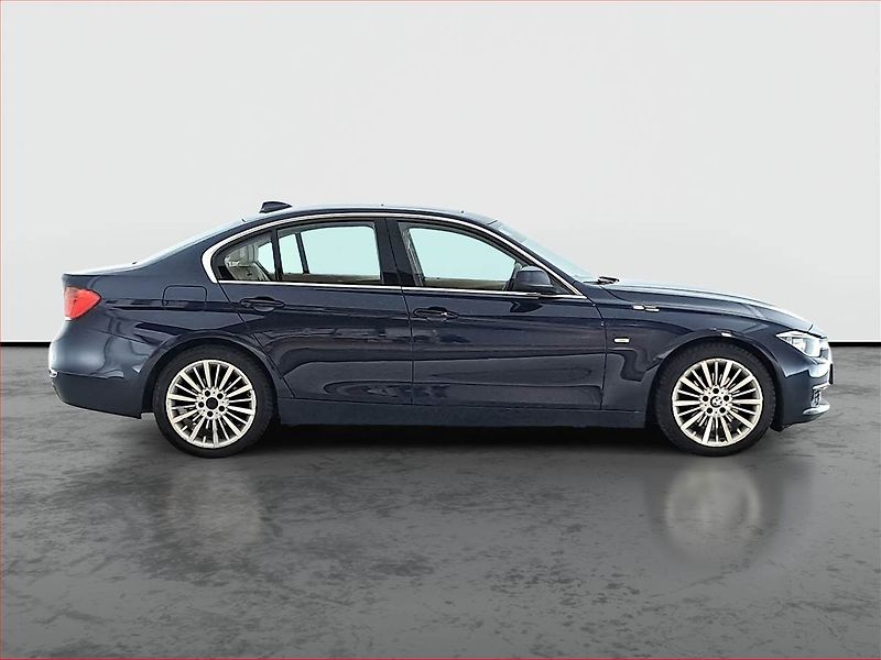 BMW Řada 3 (2012) 320 d, Kůže, Navi, Bi-Xenony - fotka 6 z 21