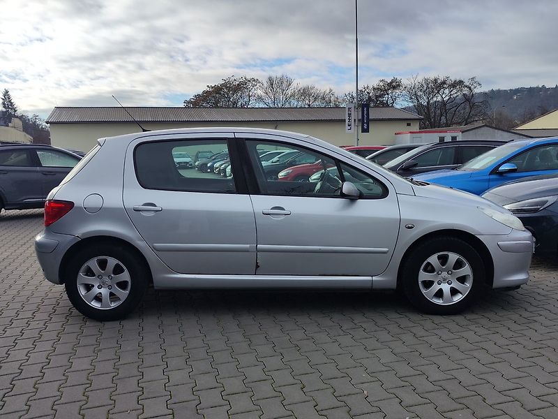 Peugeot 307 1.6i 16V/80kW - fotka 4 z 25