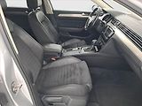 Volkswagen Passat (2017) Highline 2.0 BiTDI, 4X4 - náhled 9