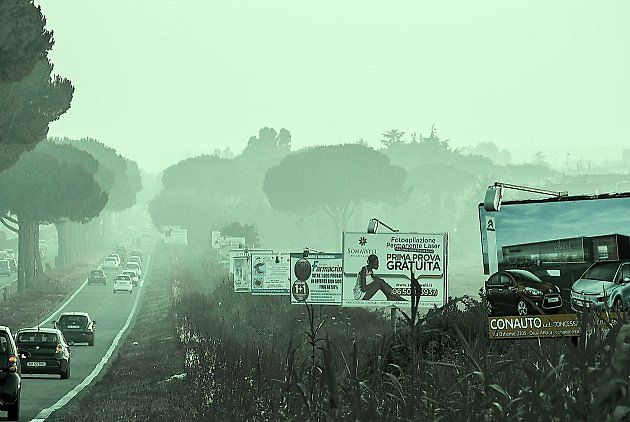 Pádská nížina na severu Itálie patří k nejvíce znečištěným oblastem v Evropě. Kvůli specifické geografii se zde smog drží a nutí politiky k tvrdým regulacím., zdroj: Marsel Minga/Wikimedia C0