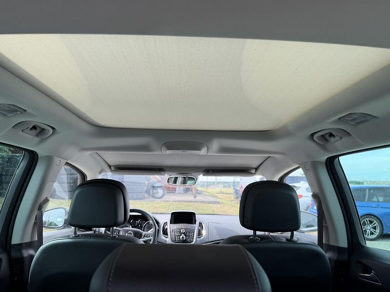 Opel Zafira 2.0 CDTi TOURER 7 MIST - fotka 13 z 24