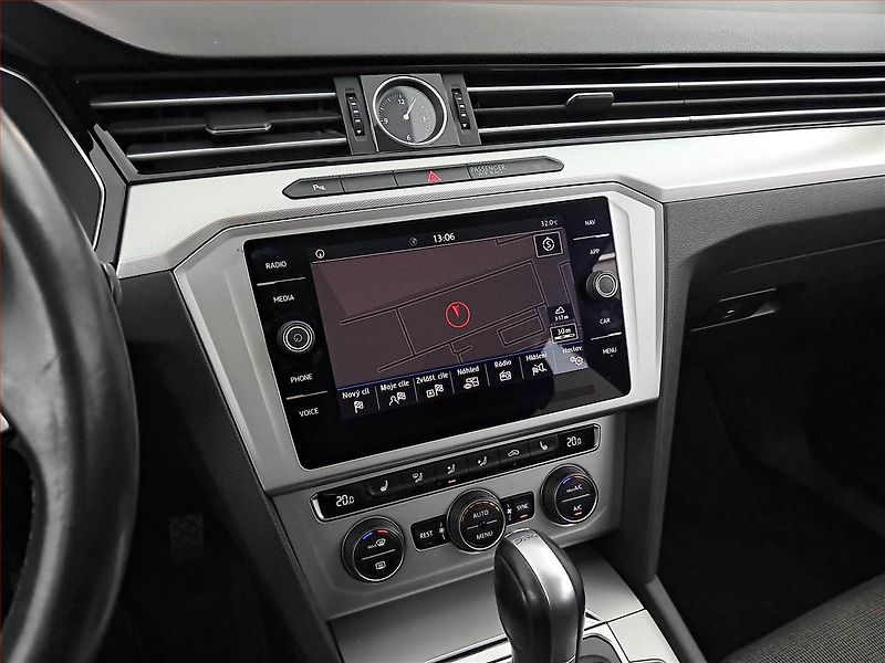 Volkswagen Passat (2018) 2.0 TDI, Automat, Navi - fotka 12 z 21
