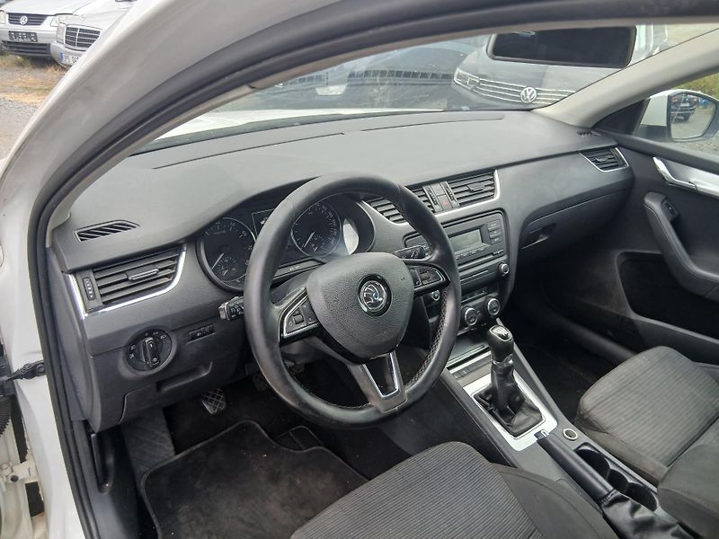 Škoda Octavia 3, 1.2 TSI, plně pojízdné  - fotka 17 z 27