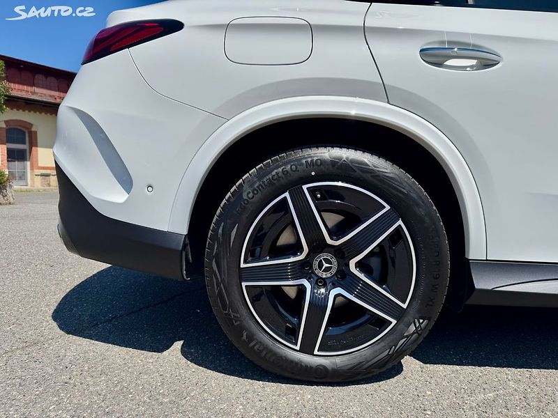 Mercedes-Benz GLC 220d 4MATIC AMG - fotka 13 z 48