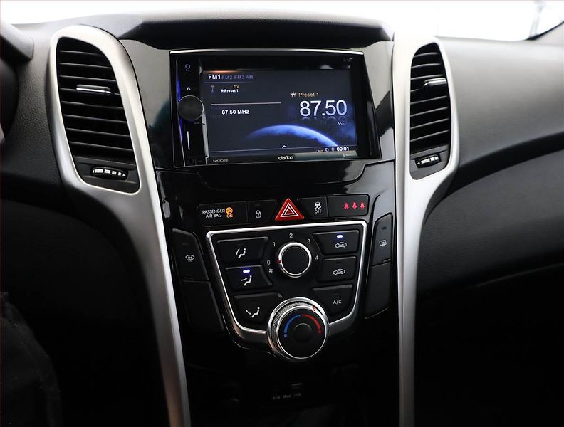 Hyundai i30 (2015) 1.6 MPI, ČR,1.maj, Serv.kniha - fotka 10 z 11