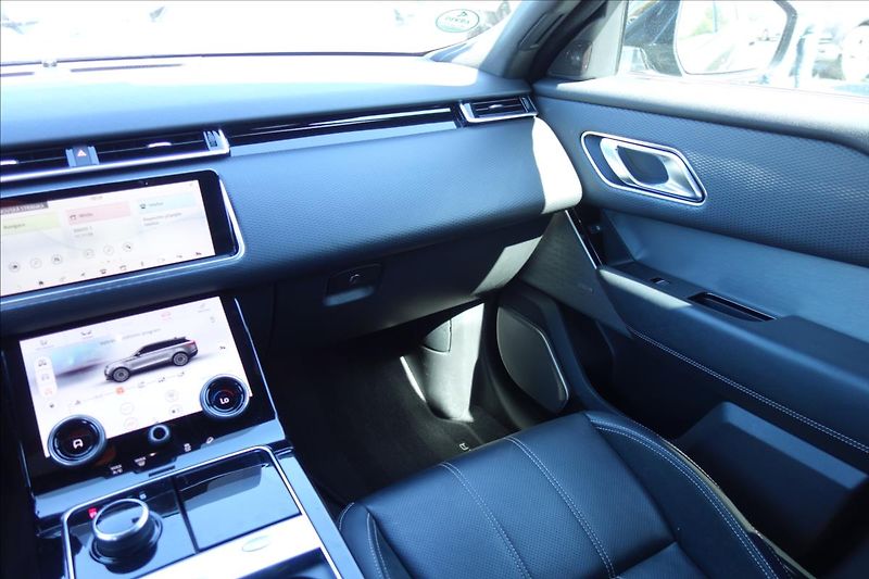 Land Rover Range Rover Velar 3,0 d,SERVIS.KN.,RDYNAMIC,AWD. - fotka 25 z 49