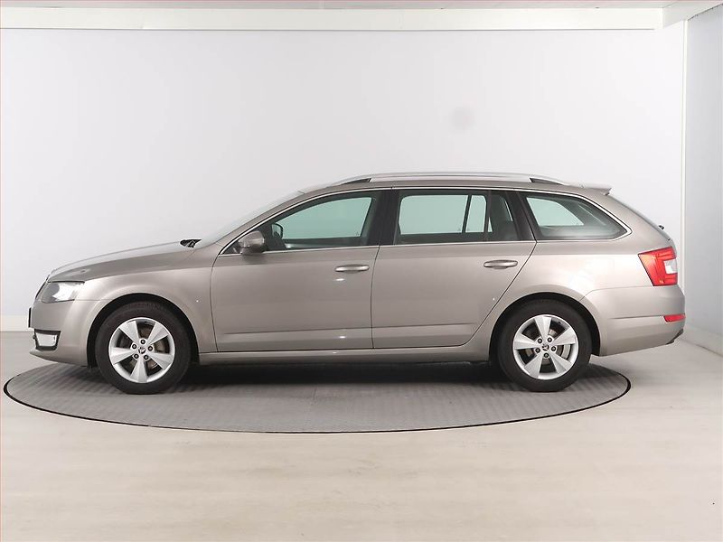 Škoda Octavia (2014) Style 1.6 TDI, Tempomat - fotka 3 z 16