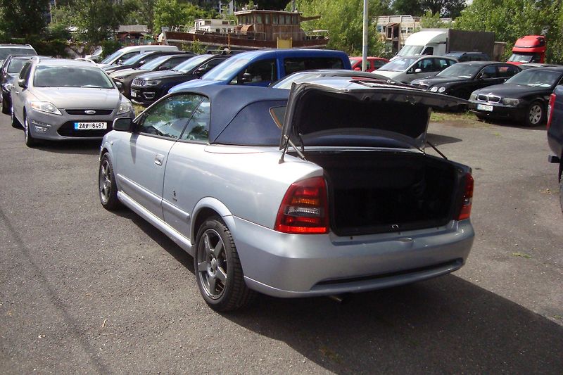 Opel Astra (2002) 1.6i,16V,Cabrio,Bertone,El.Stř - fotka 17 z 65