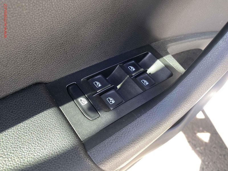 Škoda Octavia (2016) 2.0 TSi, RS Challange, bixen - fotka 13 z 20