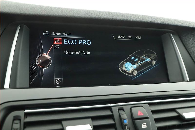 BMW Řada 5 (2015) 520d xDrive, 4X4, Automat - fotka 22 z 34