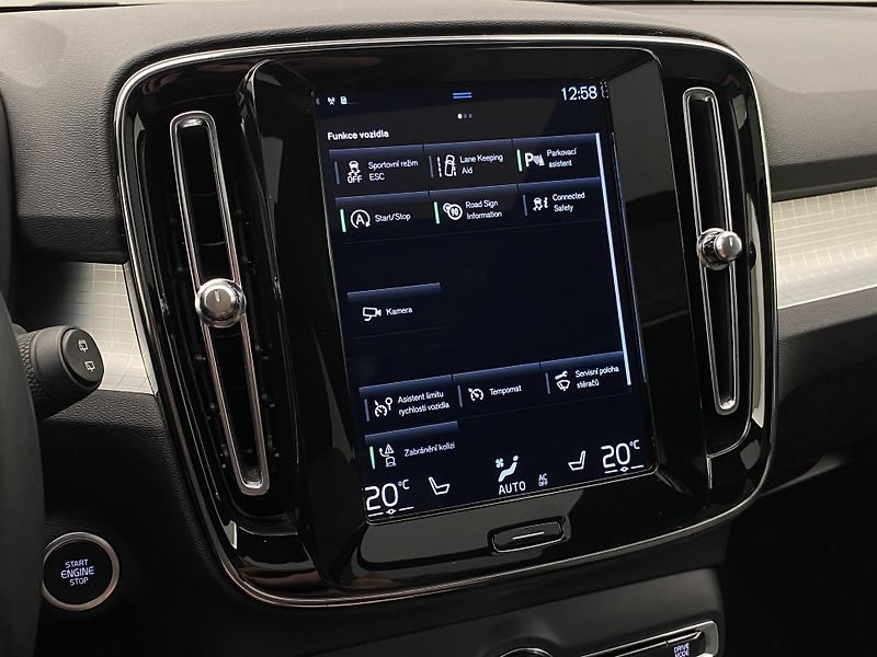 Volvo XC40 T2 MOMENTUM REZERVACE - fotka 35 z 44