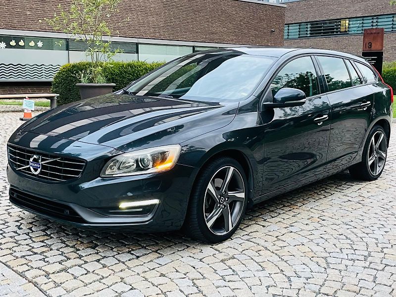 Volvo V60 2.0D3 5V AUT VÝHŘEV SERVISKA - fotka 5 z 47