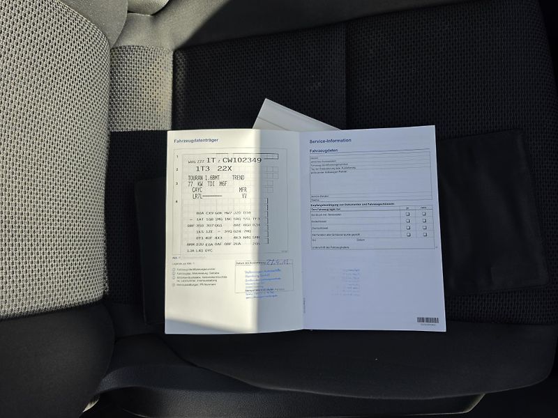 Volkswagen Touran 1.6 TDI 7 Mist - fotka 7 z 14