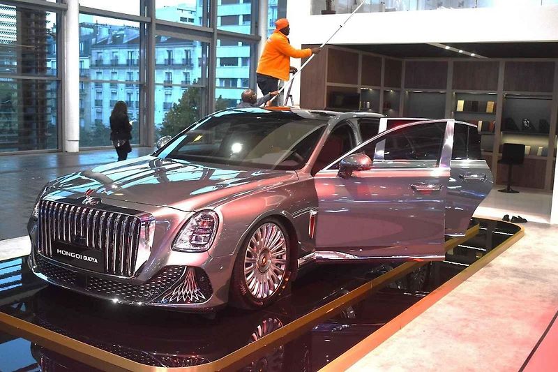 Nejhezčím autem autosalonu je nepochybně již dávno vyprodaná limitovaná edice Alfy Romeo 33 Stradale