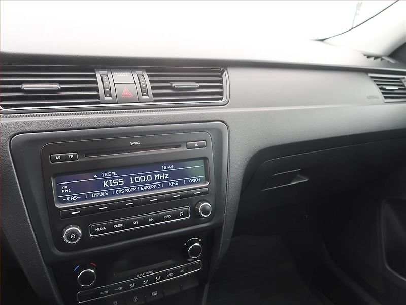 Škoda Rapid (2013) Ambition 1.2 TSI - fotka 12 z 14