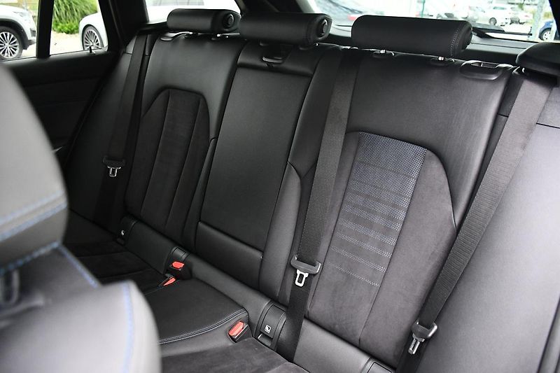 BMW Řada 3 320d xDrive M-SPORT   - fotka 21 z 65