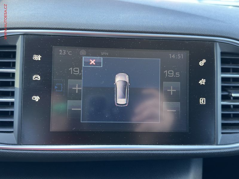 Peugeot 308 (2017) 1.6 D, ČR, AC, temp - fotka 15 z 21