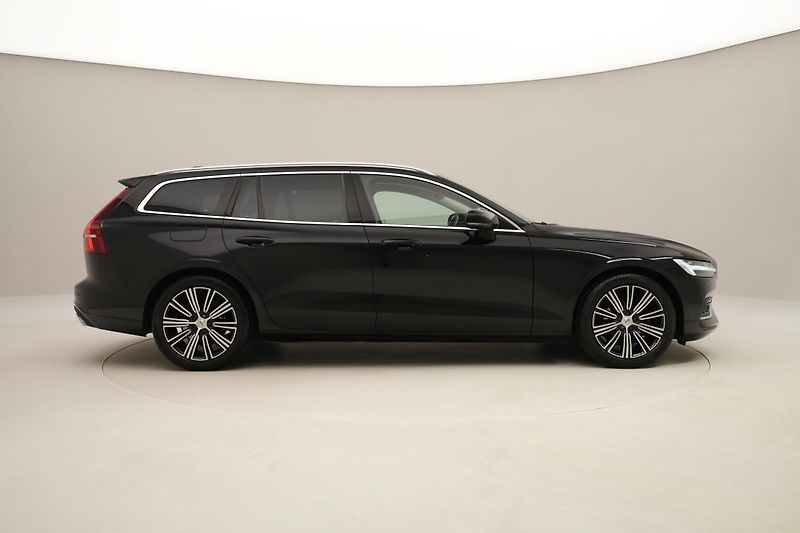 Volvo V60 D3 AWD INSCRIPTION REZERVACE - fotka 14 z 42