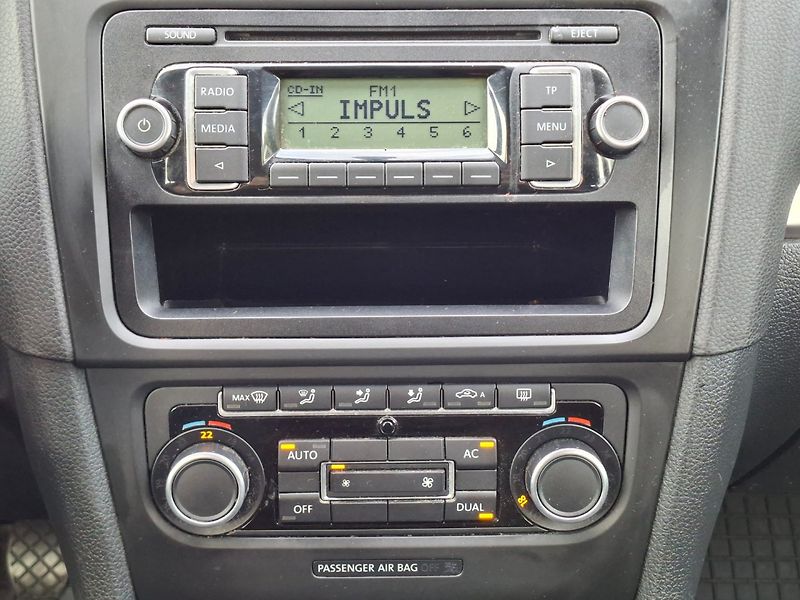 Volkswagen Golf (2011) 1.2TSI 63kW -NOVÉ ČR-S.KNIHA - fotka 15 z 38