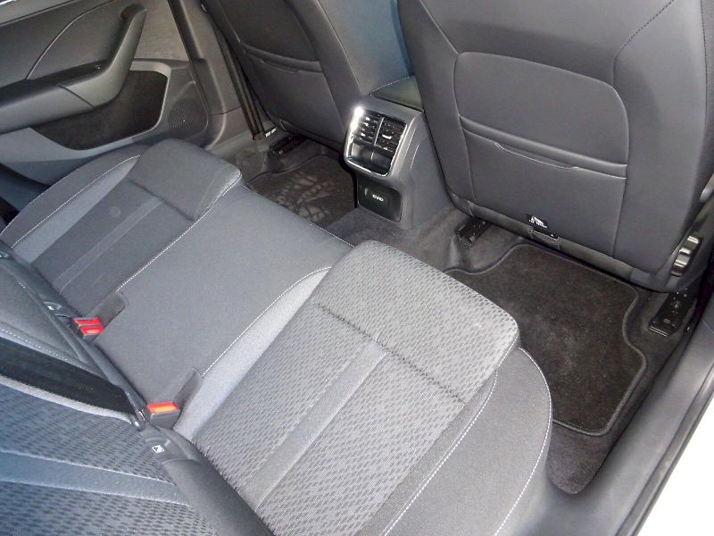 Škoda Octavia (2023) STYLE TD 110/2.0 M6F Navi pake - fotka 15 z 23