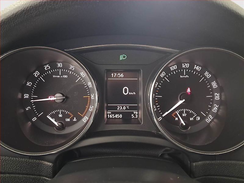 Škoda Superb (2012) 2.0 TDI, Tempomat - fotka 11 z 15
