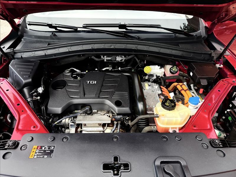 MG EHS 1,5 PHEV LUXURY - fotka 31 z 31