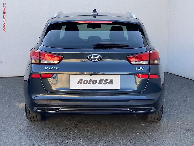 Hyundai i30 (2023) 1.5 T-GDi, ČR, Smart, LED - fotka 5 z 19