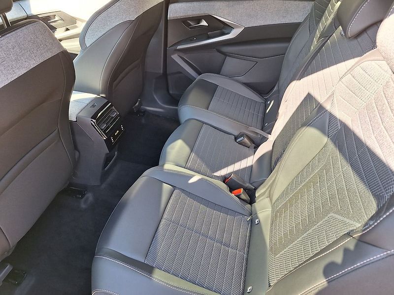 Peugeot 5008 (2026) ALLURE Hybrid 145 e-DCS6 - fotka 16 z 17