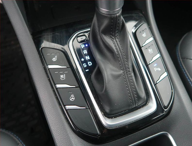Hyundai Ioniq (2018) Hybrid, Automat, Serv.kniha - fotka 18 z 21