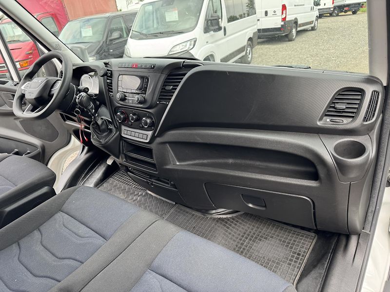 Iveco Daily 3.0,35S18,MAXI,klima,ČR,DPH - fotka 26 z 38