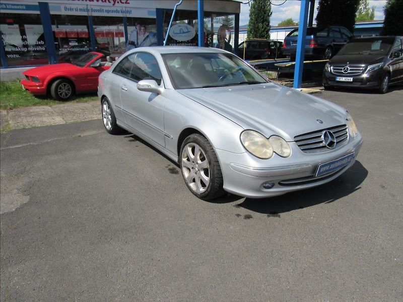 Mercedes-Benz CLK 2,7 270 CDI Elegance - fotka 3 z 27